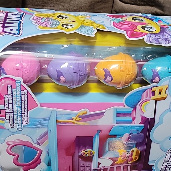 Hatchimals Alive BNIB - Picture 3 of 5